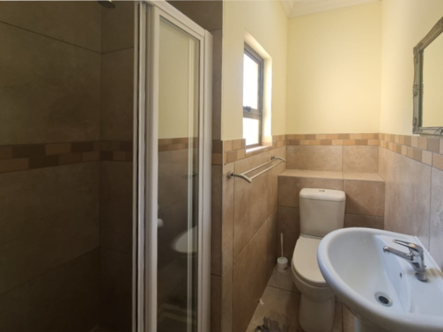 To Let 4 Bedroom Property for Rent in Melodie North West